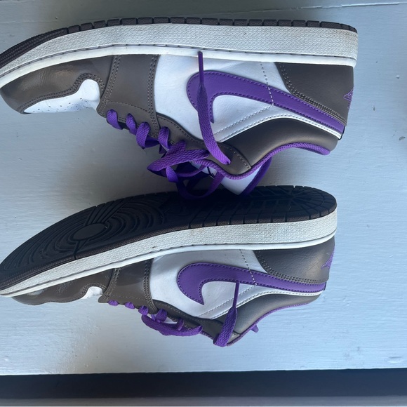 Air Jordan 1 low men’s 10. - Picture 4 of 11